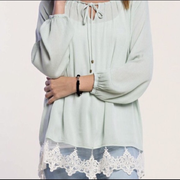 Gauze & lace top - Picture 2 of 4