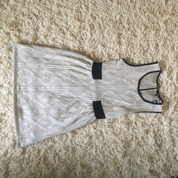 Cream dress with black lace - Picture 2 of 3