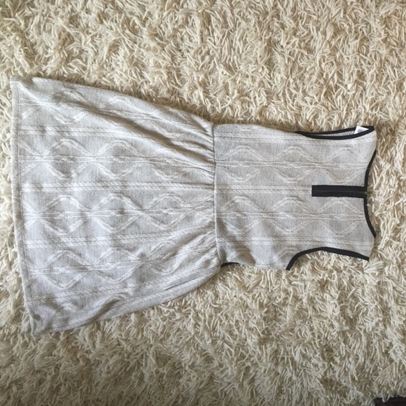 Cream dress with black lace - Picture 3 of 3