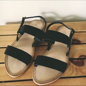 UO Double Strap Slingblacks