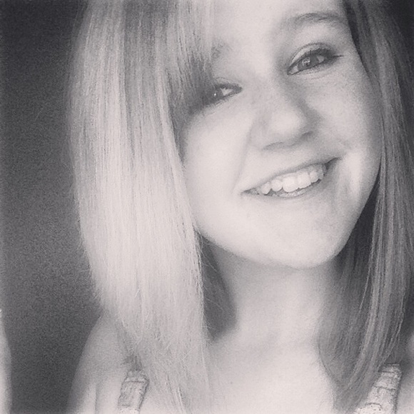 Meet your Posher, Alexis