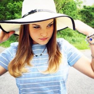 Meet your Posher, Olivia