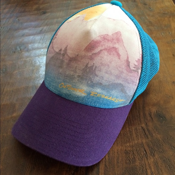 Outdoor Research Trucker hat