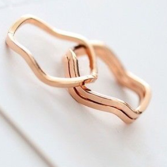 NEW gold wave ring - Picture 2 of 2