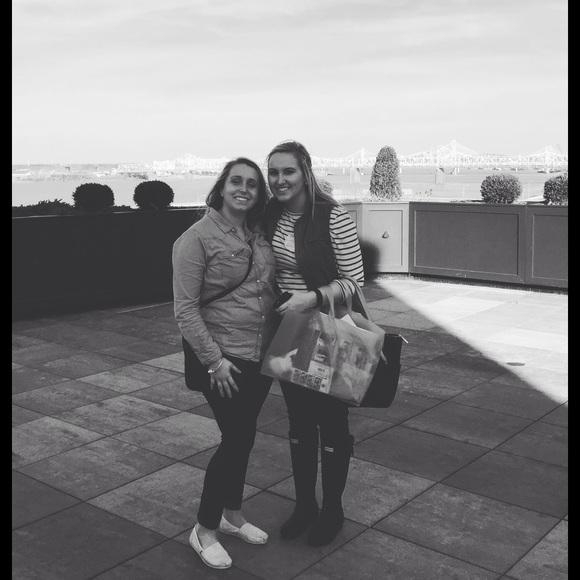 Meet your Posher, Dakota - Picture 5 of 8