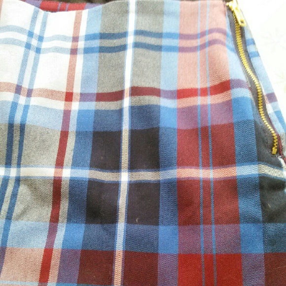 Tommy Hilfiger skirt - Picture 2 of 3