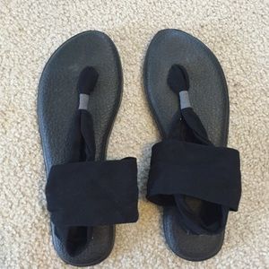 Sanuk yoga mat sandals