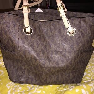 Michael Kors Signature Jet Set tote!