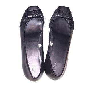 Size 8 black dress flats