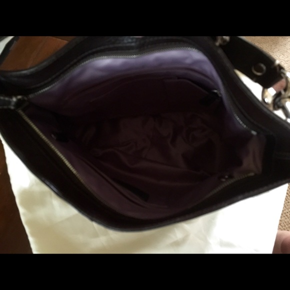 COACH HANDBAG- ONLY USED TWICE - Picture 4 of 4