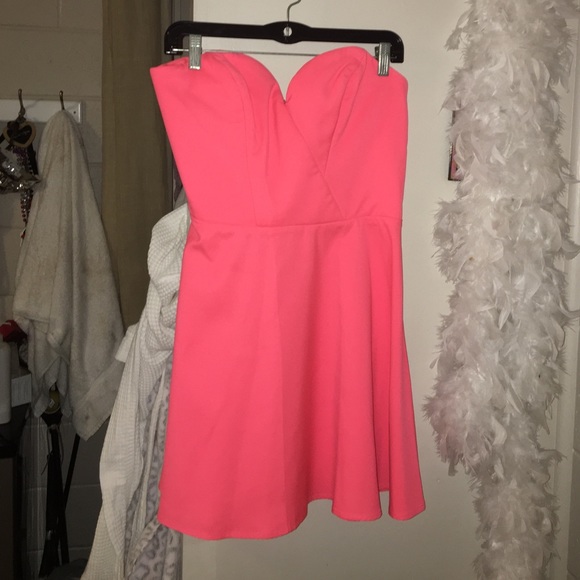 NBD by Naven strapless dress