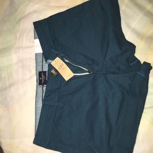 Size 8 teal American Eagle midi shorts!