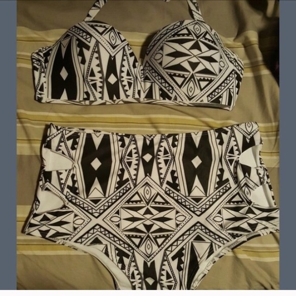 👙HP 6/29 🎉Two piece high waisted bathing suit - Picture 2 of 4