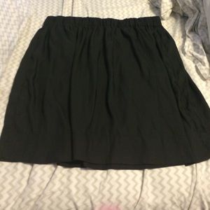 Black skirt with pockets