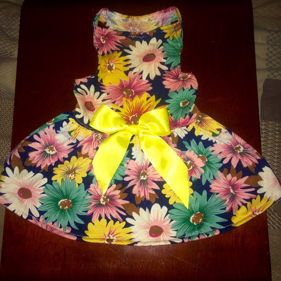 Dog dress. Size Med.