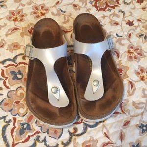 Birkenstock Gizeh T-strap Sandals 6.5
