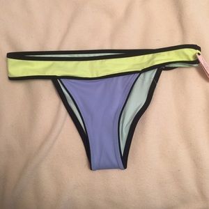 BNWT Victoria's Secret bikini bottoms SZ: MED