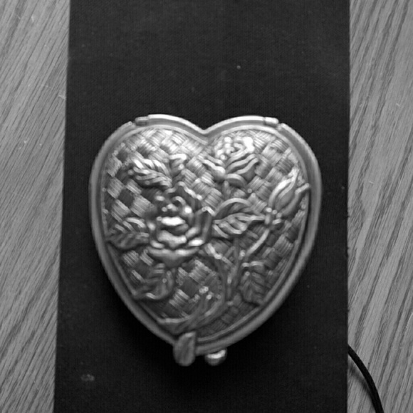 Beautiful antique silver mirrored photo frame