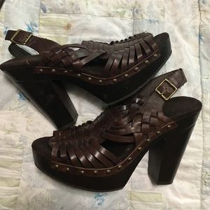 Cute brown heel sandal from the brand zodiac.