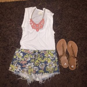 Size 0 Billabong floral jean shorts