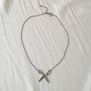 Scissor necklace