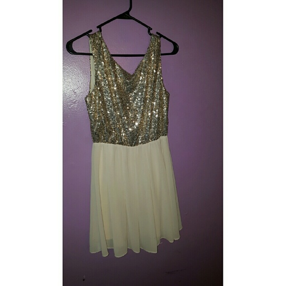 WINDSOR Dresses & Skirts - Dress