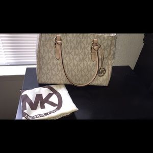 Michael Kors purse