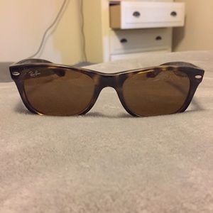 Classic tortoiseshell wayfarer Ray-Bans OBO