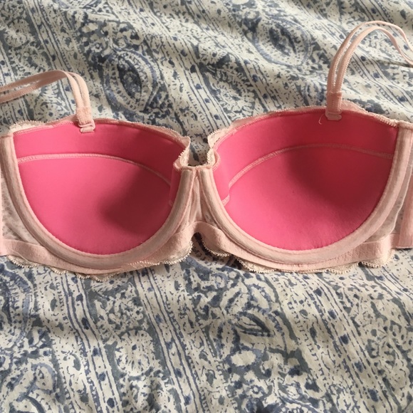 Victoria's Secret light pink lace bra - Picture 4 of 4