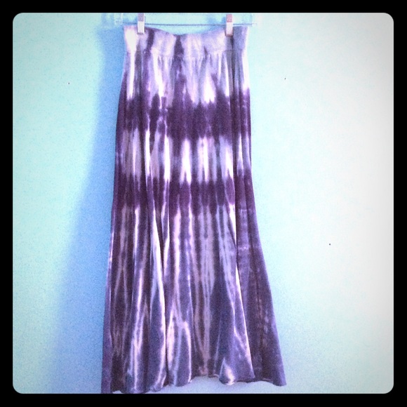 Comfiest ever, purple tie dye skirt. Long. Medium