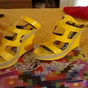 Bright yellow wedges