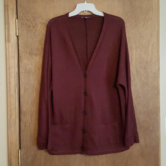 American Eagle Boyfriend Cardigan Sweater ***