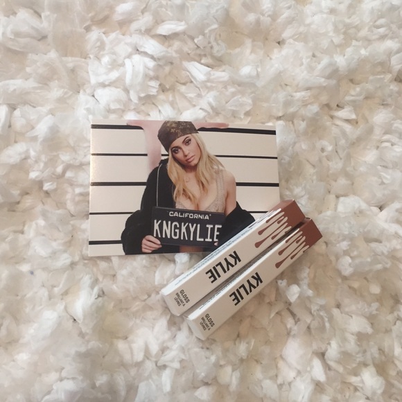 Kylie cosmetics lip gloss in 'literally' - Picture 1 of 3