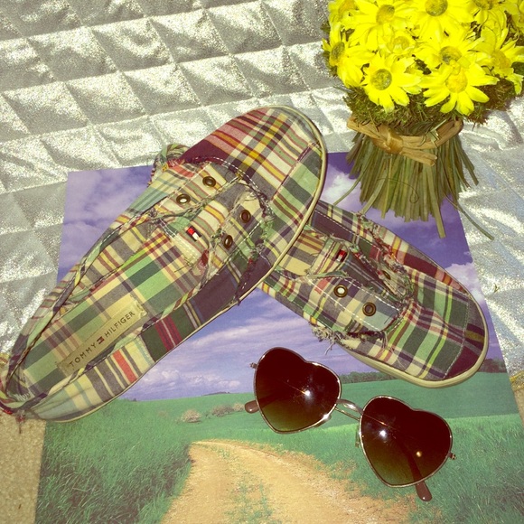 Tommy Hilfiger shoes👟