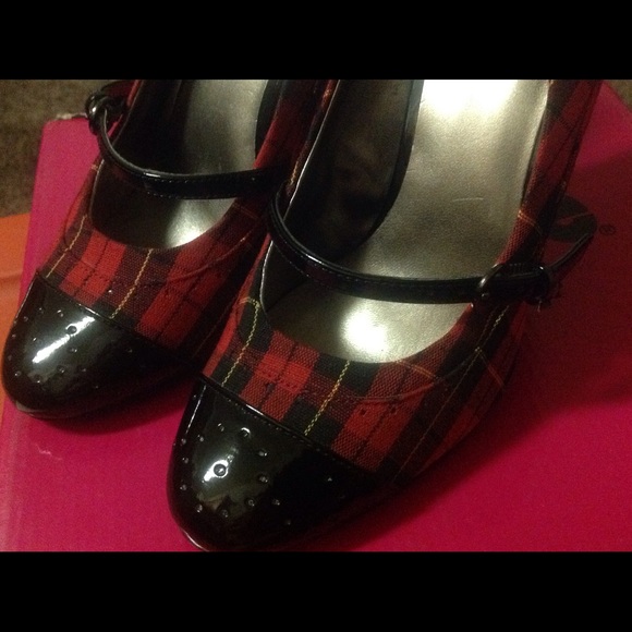 Bakers , Checkered Red - Picture 2 of 4