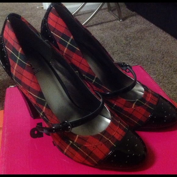 Bakers , Checkered Red - Picture 3 of 4