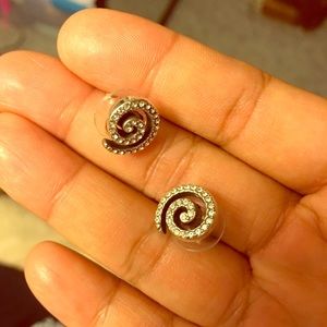 Brighton Stud earrings NWOT