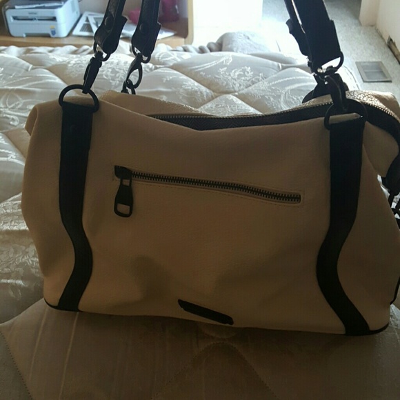 Black and white steve madden