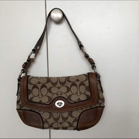 Coach Signature Handbag. Very Good condition