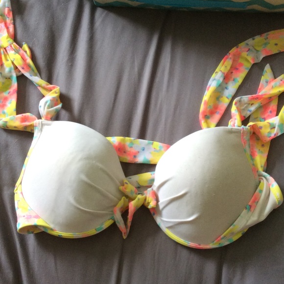 Bikini top