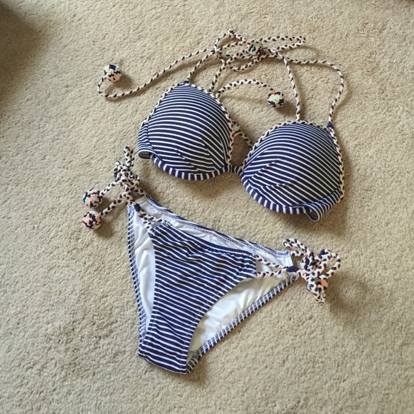 VS bikini striped