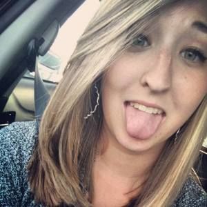 Meet your Posher, Emilee