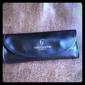 Yves Chantre Paris 7 piece makeup set w travel bag