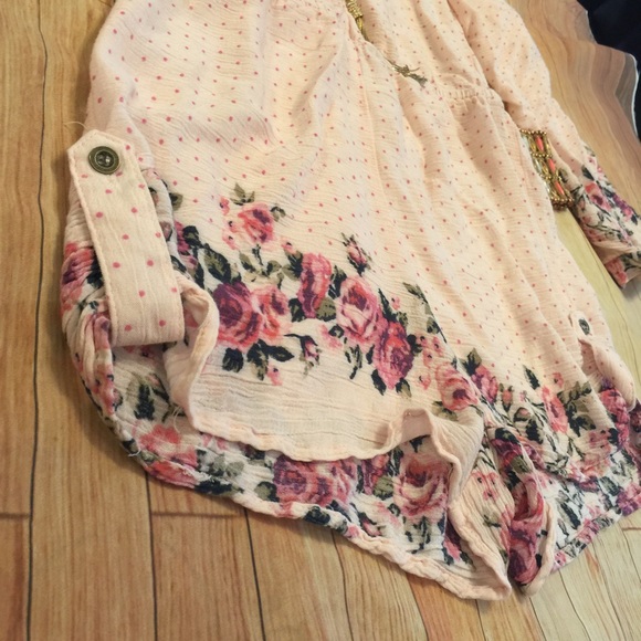 Super cute comfy light weight romper - Picture 2 of 4