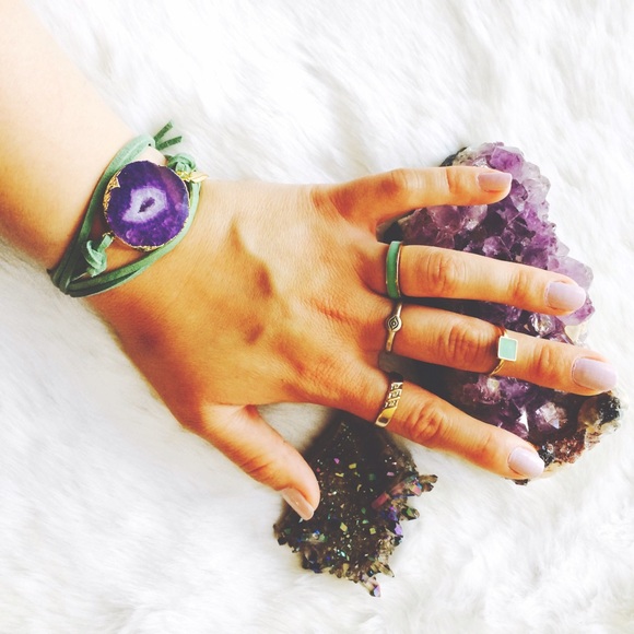 24K Gold Plated Amethyst Agate Leather Bracelet - Picture 2 of 4