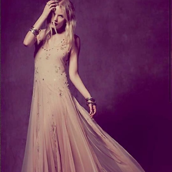 Blush chiffon gown - Picture 1 of 3