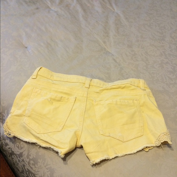 Shorts - Picture 2 of 3