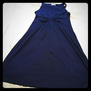 V neck sleeveless dress