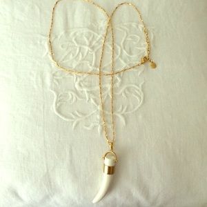 Pendant necklace