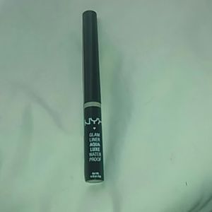 Nyx glam liner